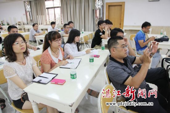 04-与会员边听边拍摄主要课件( IMG_4528)
